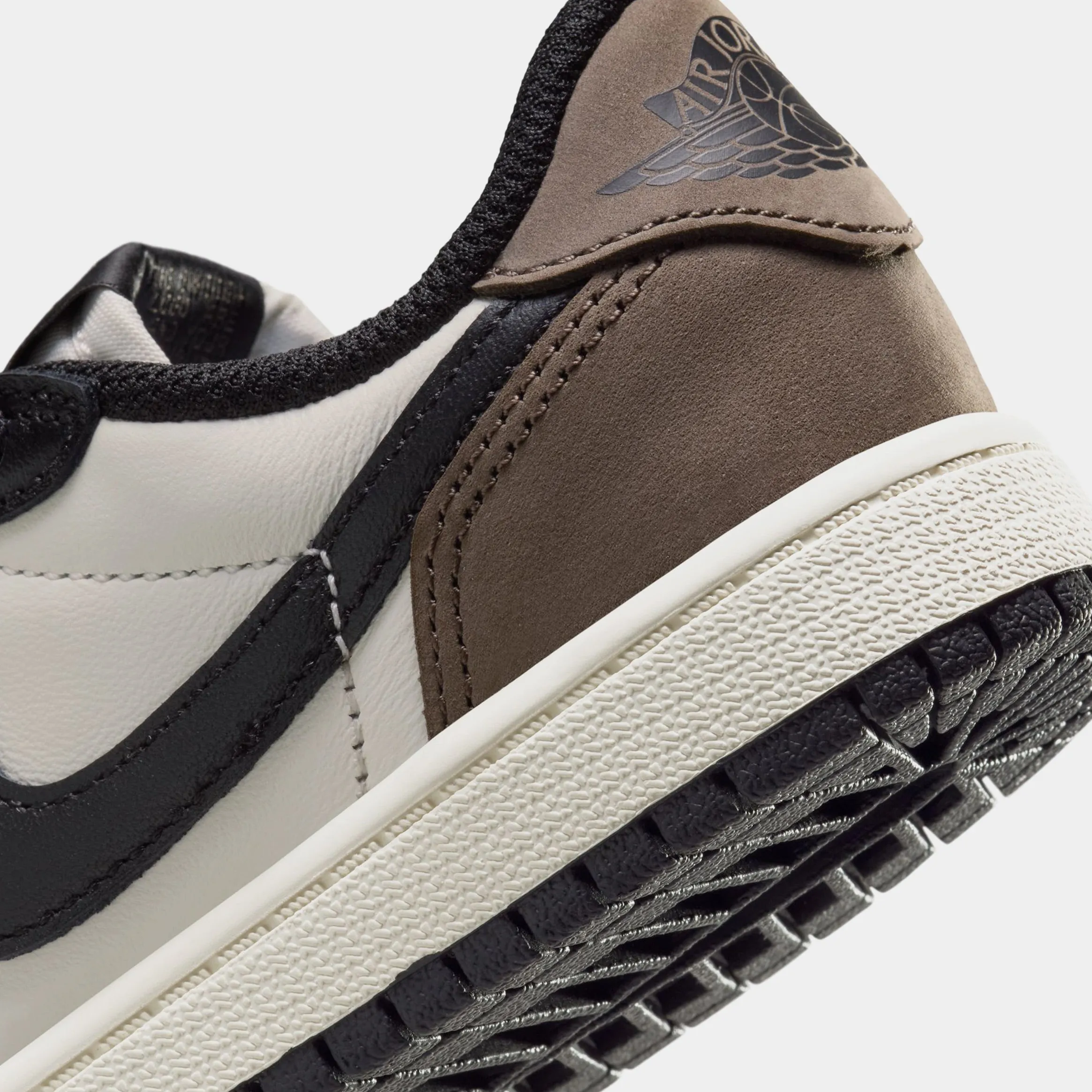 Air Jordan 1 Retro Low OG Mocha Preschool Lifestyle Shoes (Sail/Black/Dark Mocha)