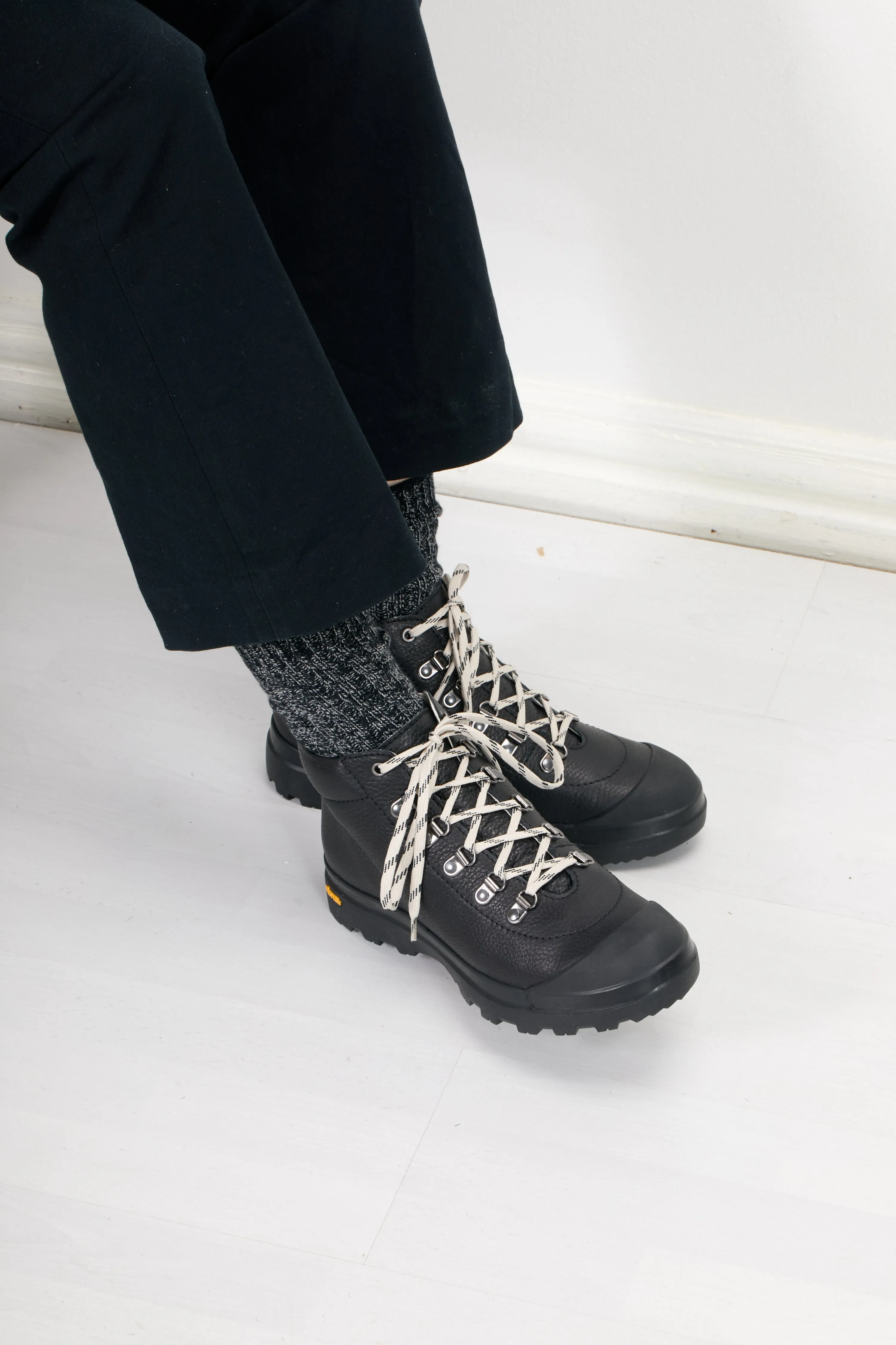 Catskill Vibram Boot Black Merino