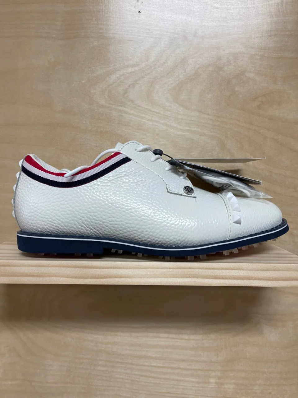 GFORE WOMEN'S GROSGRAIN STUD CAP TOE GALLIVANTER GOLF SHOE