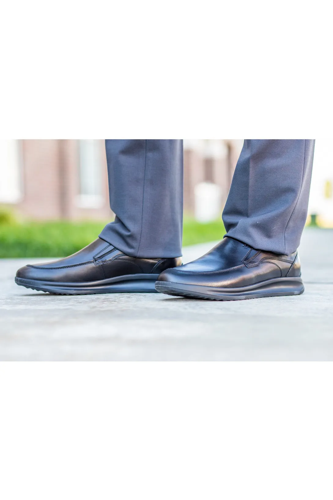 Robbins & Brooks Hinckley Apron Toe Slip-On Black