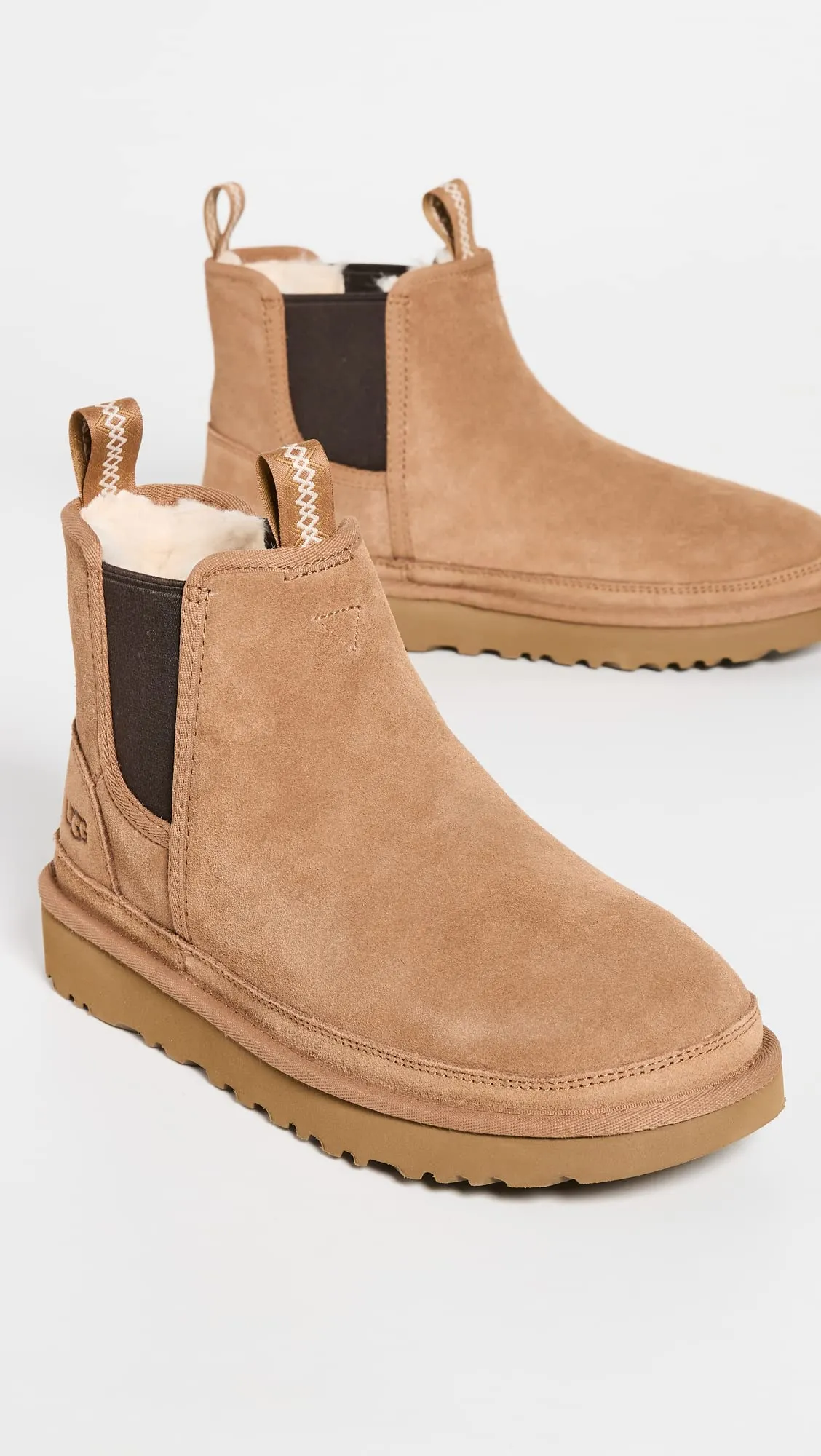 UGG Men's Neumel Chelsea Boot, Chestnut